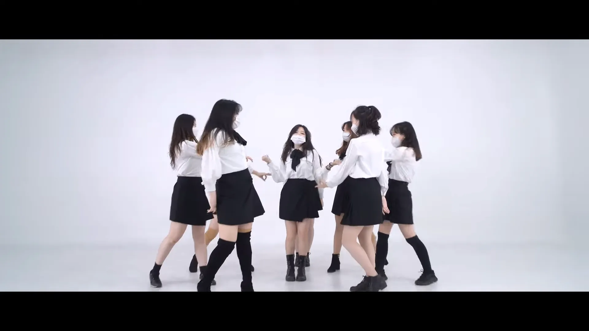 [Performance Video] IZ*ONE - FIESTA | dance cover · 스틸 02