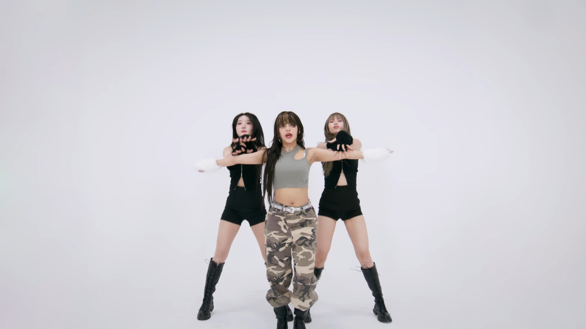 [Performance Video] X:IN - With Draw · 스틸 02