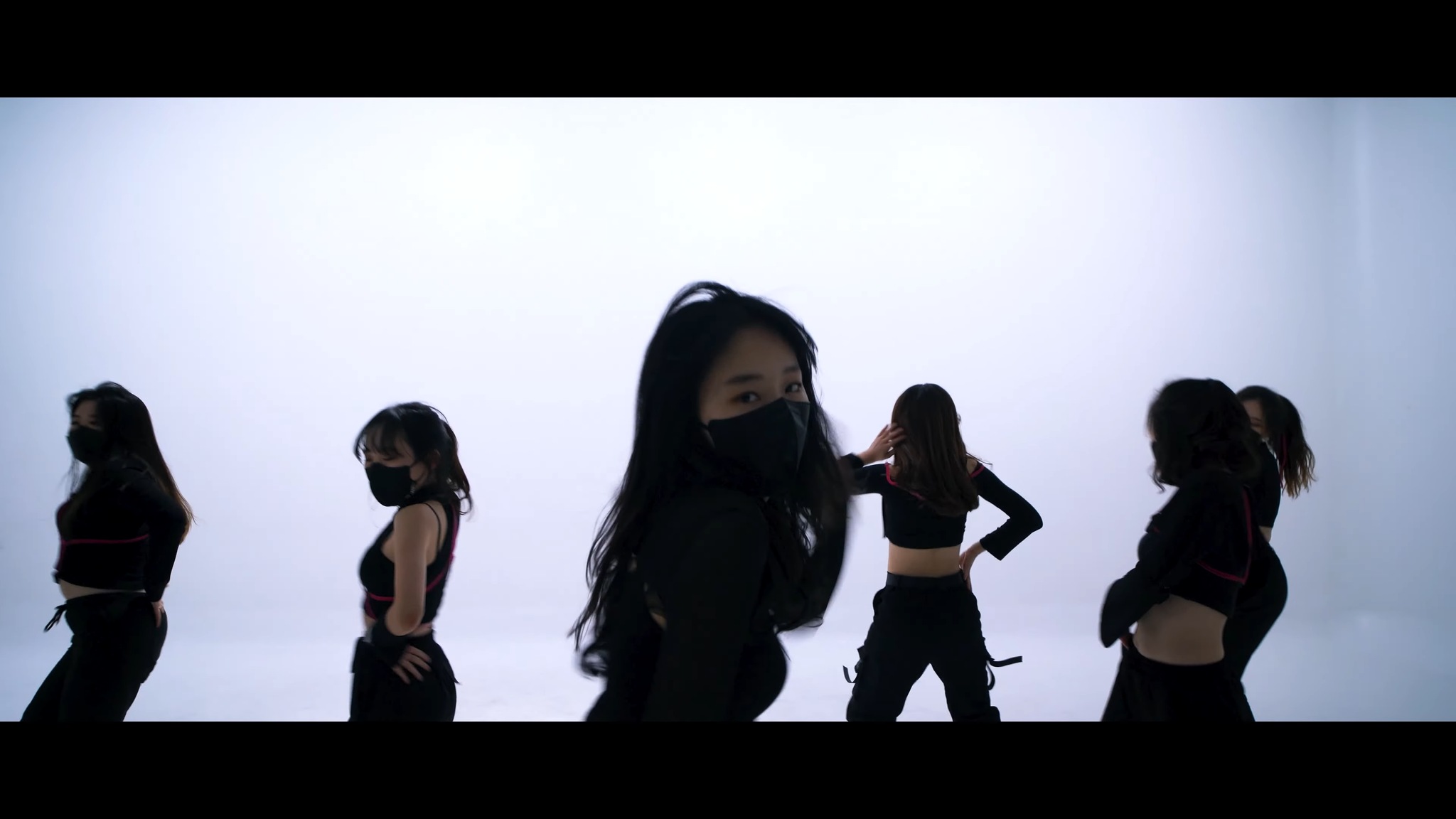 [Performance Video] KUURO-Take Me Down (feat.Bianca) | Alien Dance cover · 스틸 05