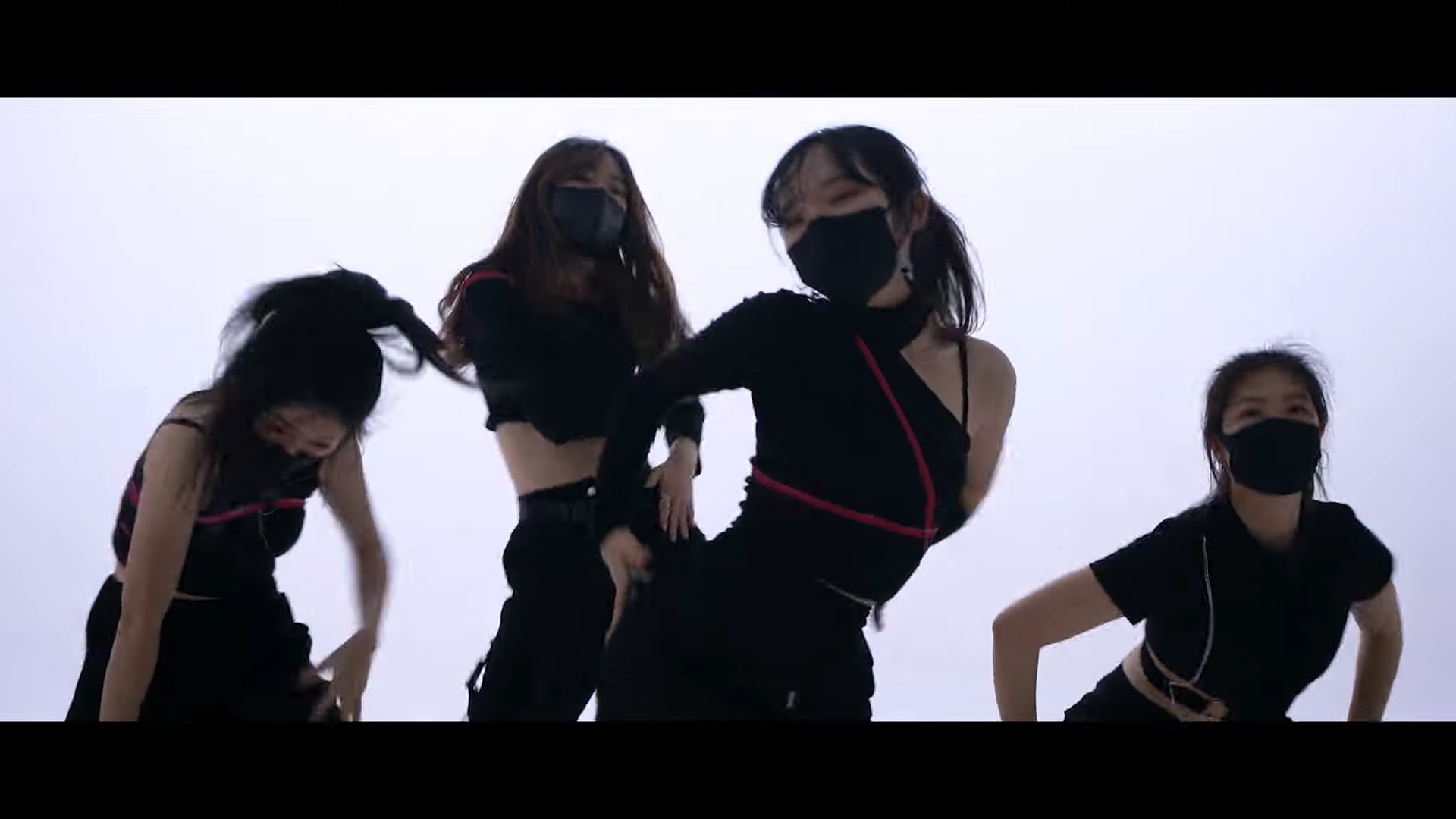 [Performance Video] KUURO-Take Me Down (feat.Bianca) | Alien Dance cover · 스틸 07