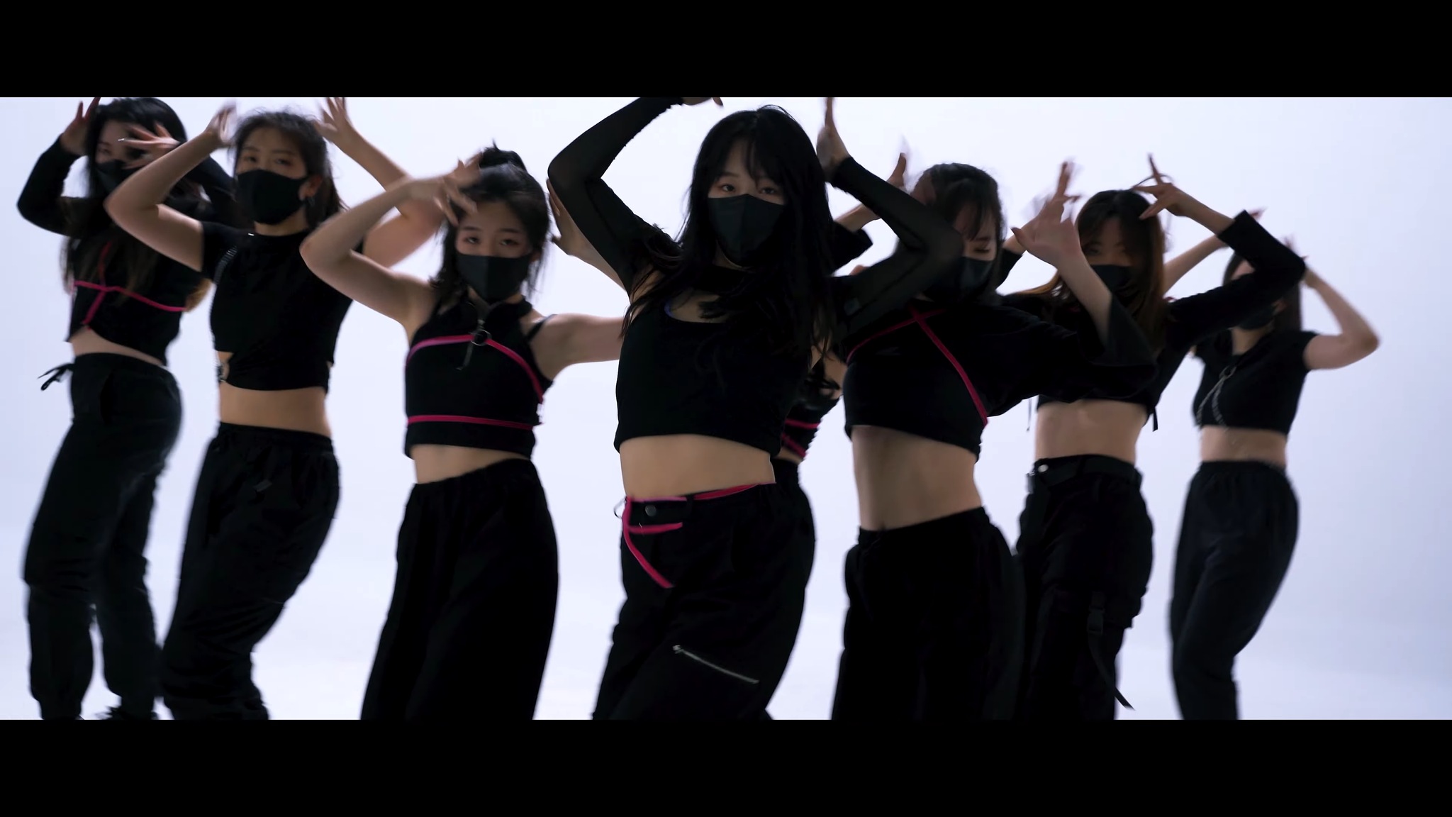 [Performance Video] KUURO-Take Me Down (feat.Bianca) | Alien Dance cover · 스틸 08