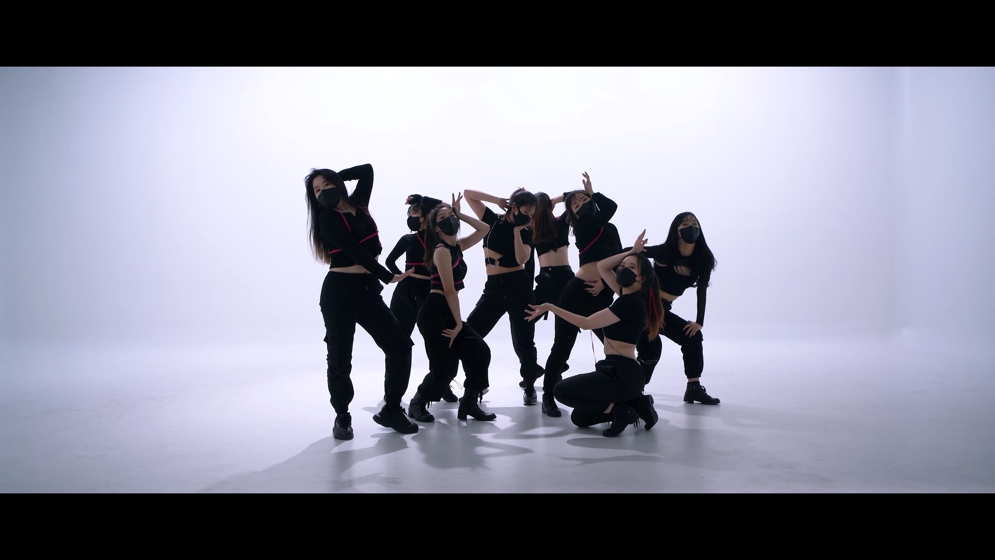 [Performance Video] KUURO-Take Me Down (feat.Bianca) | Alien Dance cover · 스틸 09